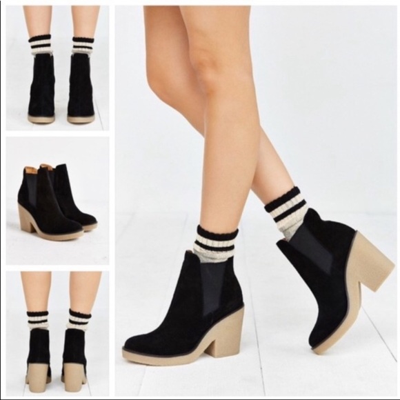 Urban Outfitter 7 Posey Gumsole black suede bootie - Picture 1 of 12